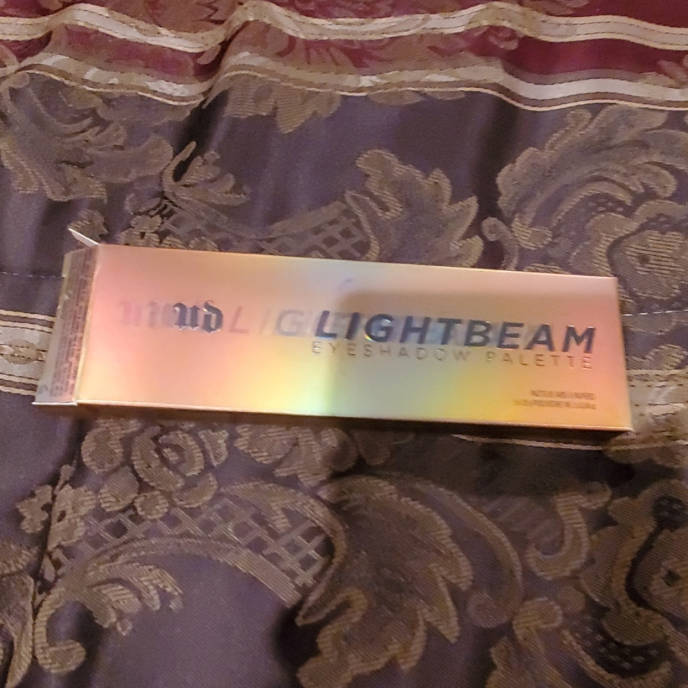 Urban decay with eyeshadow  bruah